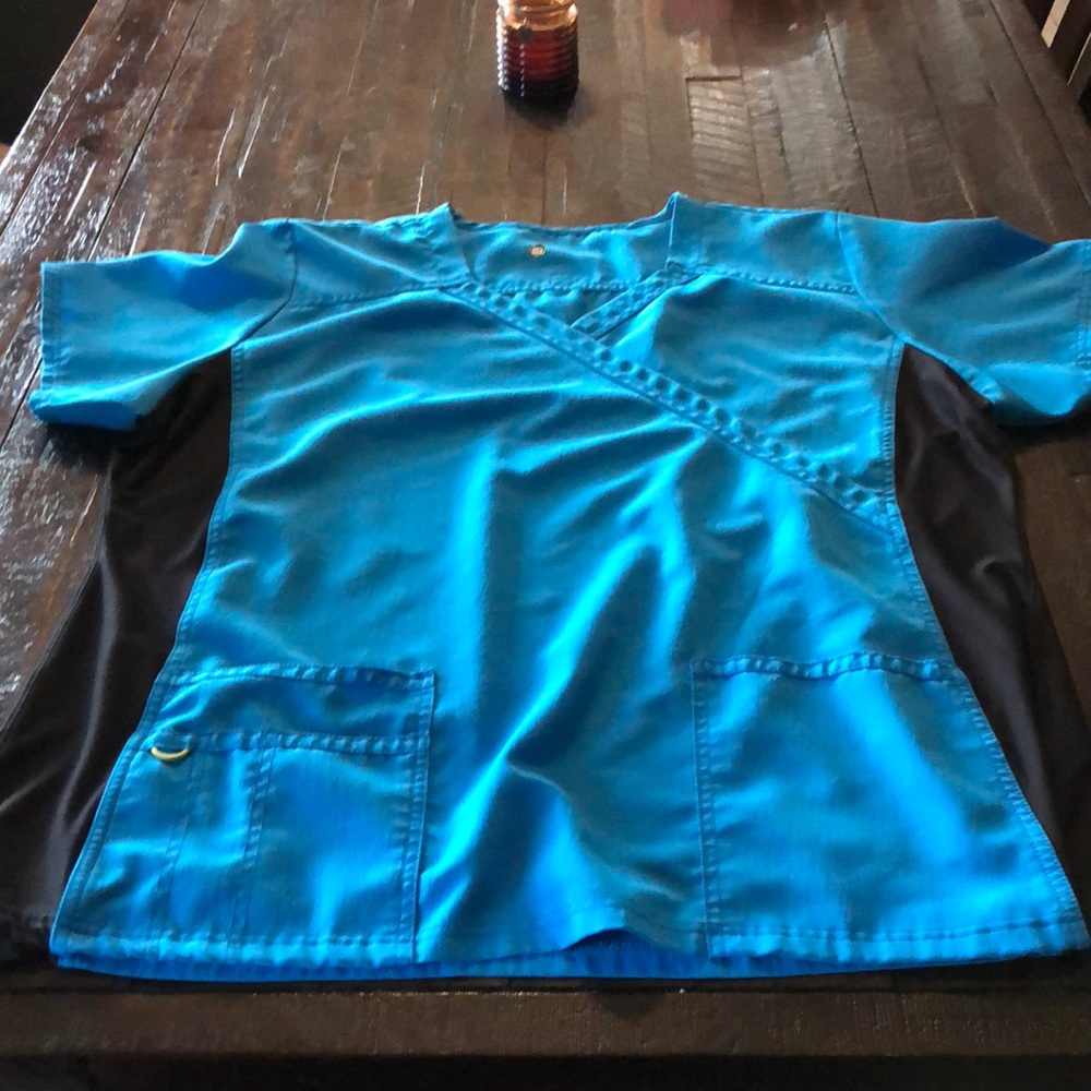 2 scrub tops